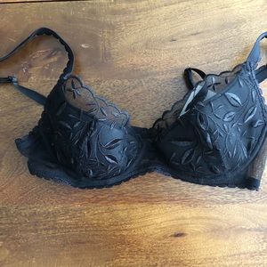 Wolford “Embroidery” detailed black cup bra (34B)